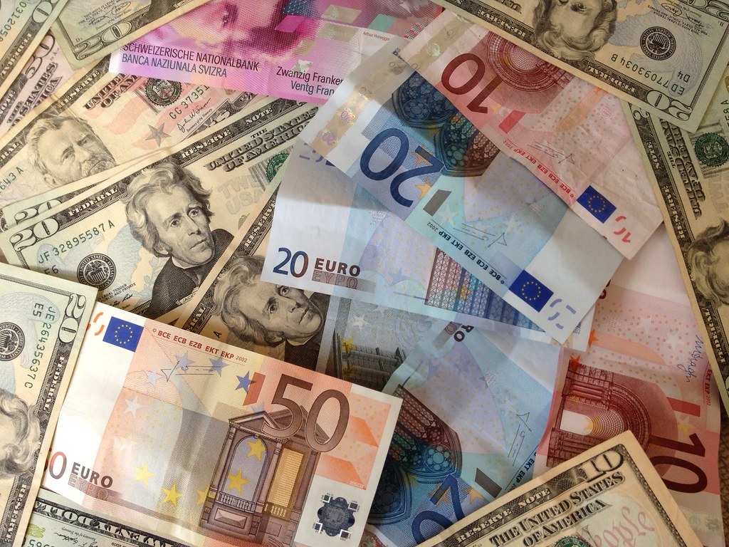 Dollar shorts unwind even as short-end yields hit a 17-month high